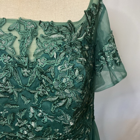 Plus size wedding dress, formal floor length gown unmarked size 24 - Picture 2 of 10